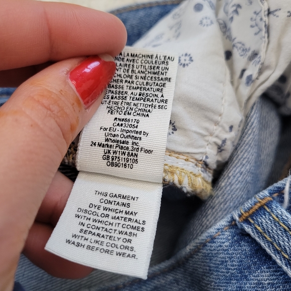 We The Free Button Fly Distressed Boyfriend  Jean - Picture 9 of 11